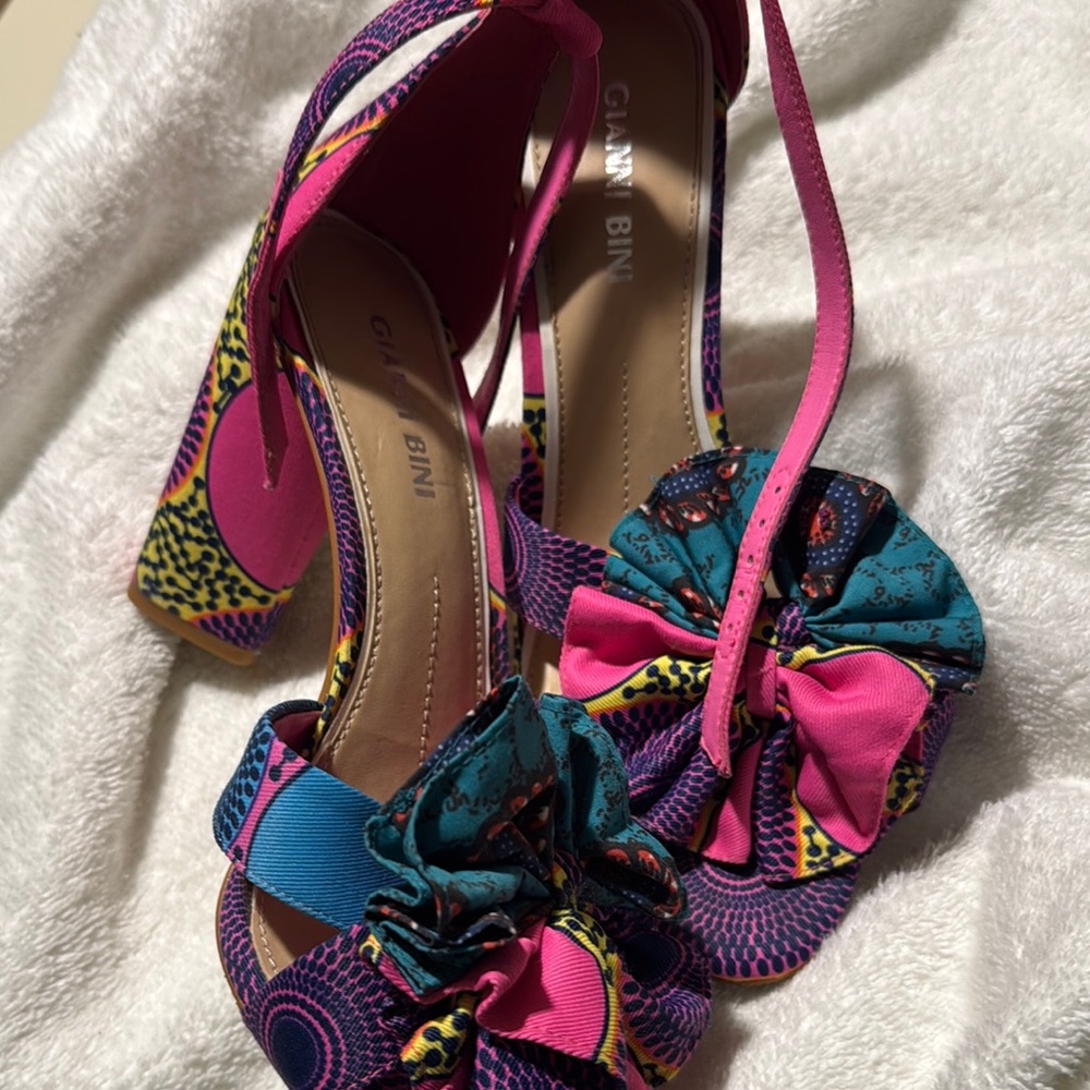 Gianni Bini summer open toe shoes